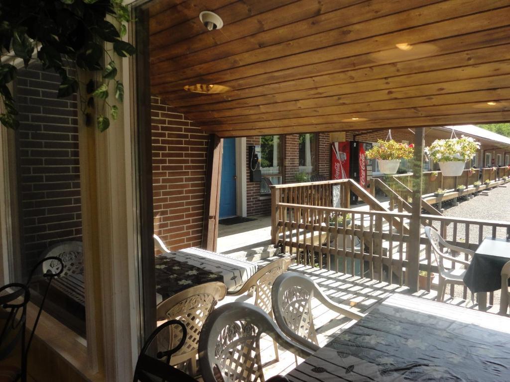 The Nordic Inn Dorset Bagian luar foto